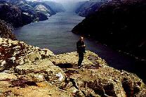 Blick ueber den Preikestolen in den Lysefjord